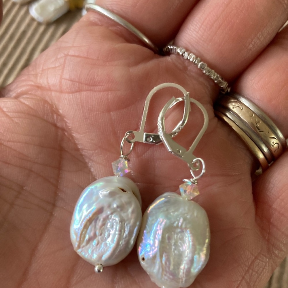 Oval Freshwater Pearls Earring w Swarovski Crystals